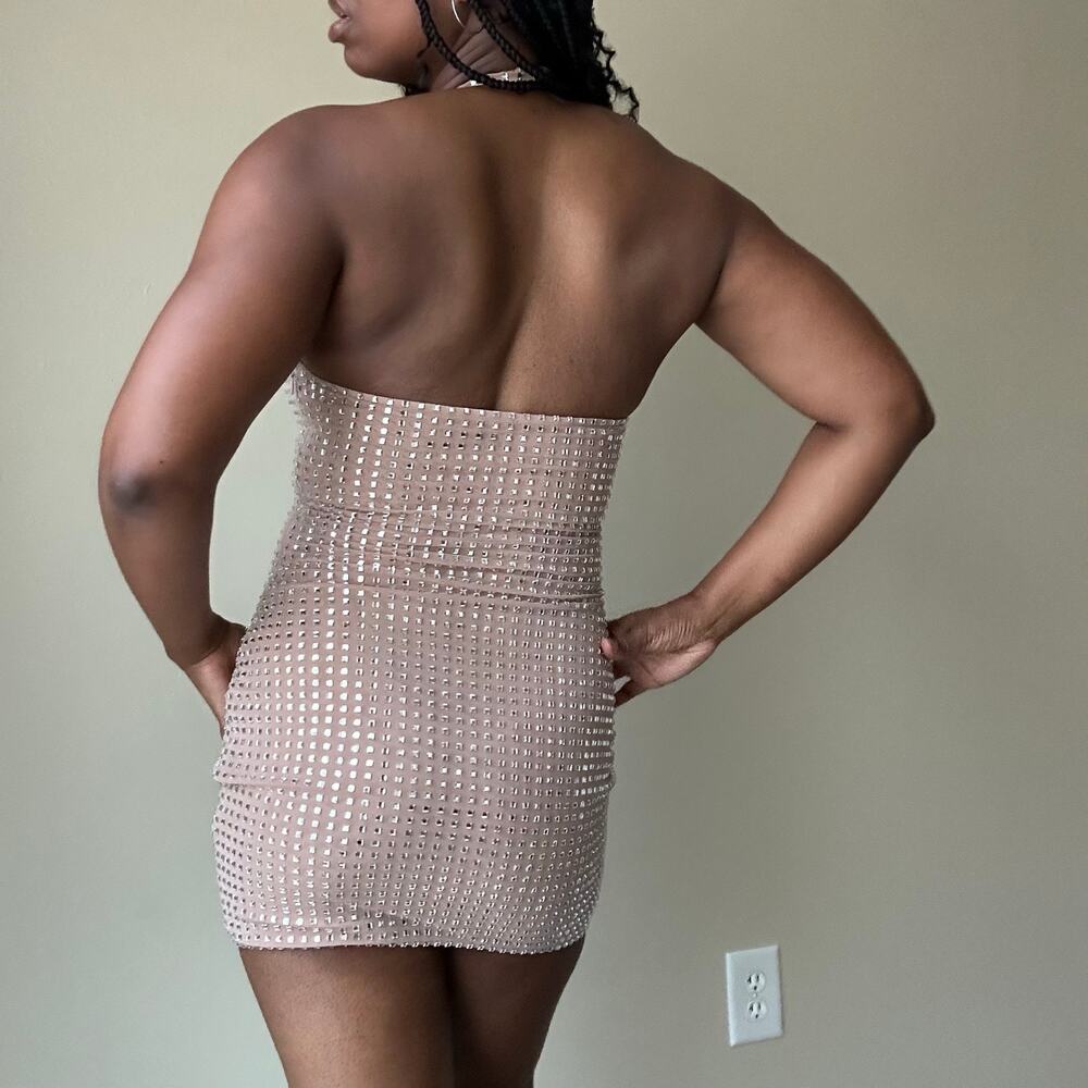 White Fox Nude Bodycon Sequin Halter Mini Dress Size Medium - Picture 4 of 10
